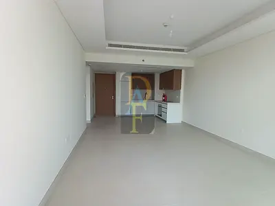 vacant 1 bedroom hall , with parking , with balcony