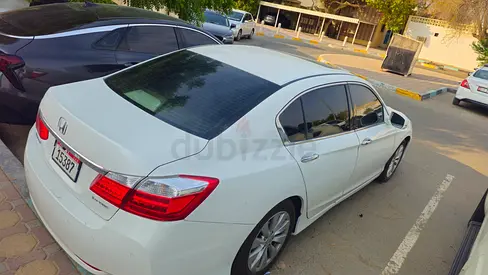 Honda Accord VTi-L 2015 GCC Specs - Well Maintained