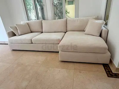 Almost Excellent condition Crate and barrel sofa