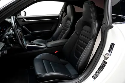 صورة 8 لـ 2021 Porsche 911