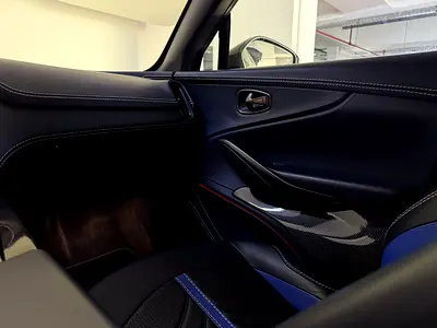 2023 Aston Martin DBX — миниатюра 5