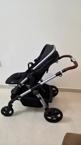 Silver Wave Stroller seat/carry cot / Chassis - Good Condition..