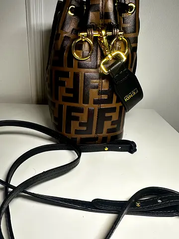 Mon Tresor bucket bag