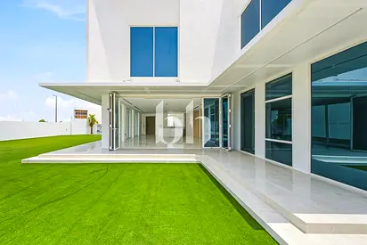 Brand-New Modern 4BR Villa | Spacious Family Home