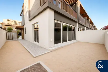 4 Bed Corner | Prime Location | Vacant
