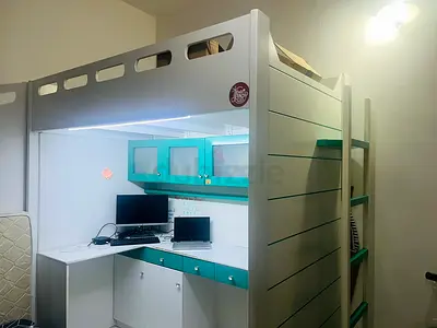 Study unit with bunk bed