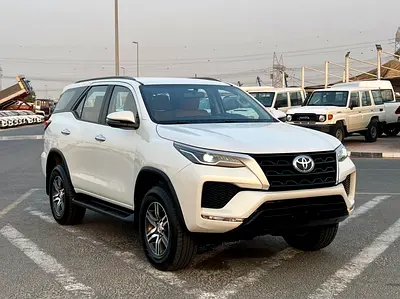 2023 Toyota Fortuner - EXR 2.7 L V4 -AWD 4x4 - Rear Sensor - Cruise Control - No Accident - 2Key