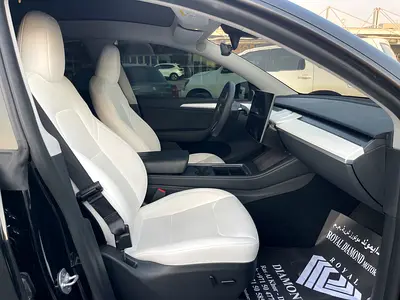 صورة 10 لـ 2024 Tesla MODEL Y