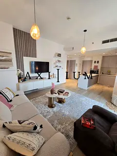 110k High Floor + Corner | Canal Views New and Modern Furniture