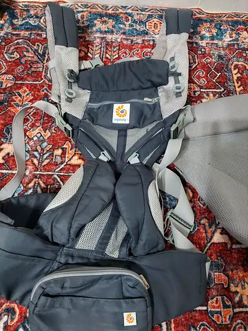 Ergobaby omni e60 cool air with newborn insert