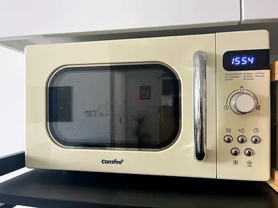 COMFEE Retro Compact Microwave 20L 800W