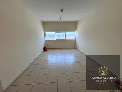 جيم - مسبح - باركن - حديقة - غرفة نوم ماستر - صالة واسعة - خزائن الحائط - مساحة ممتازة - 2 حمام - تكييف مركزي - قريب من كورنيش عجمان و كورنيش الشارقة