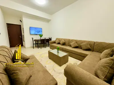 لراغبي الفخامة والتميز شقة فاخرة للايجار الشهري غرفة وصالة باطلالة مفتوحة مفروشة بالكامل باثاث راق جدا مع مطبخ مجهز بالكامل بأحدث الاجهزة ✨