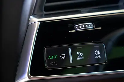 صورة مصغرة 11 لـ 2023 AUDI Q8