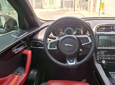 صورة مصغرة 16 لـ 2017 Jaguar F-PACE