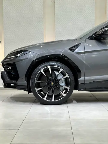 2022 Lamborghini URUS — миниатюра 18