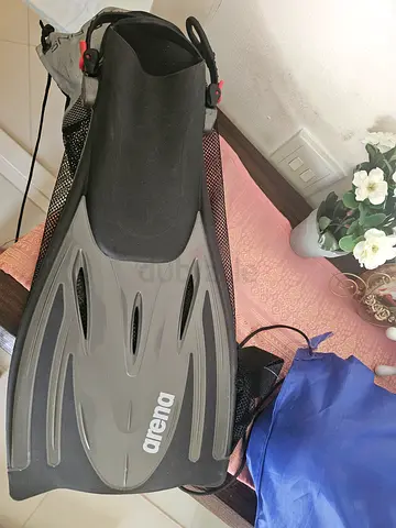 Pair of Arena snorkeling/diving fins - used, good condition size 42-45