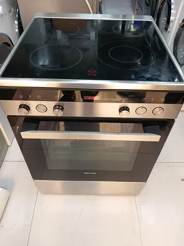 Siemens 4 burners Electric Ceramic Hob with Oven 60x60cm- Excellent Condition