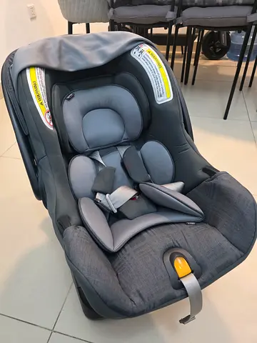 Baby car seat and base! Like new! 50% the original price!