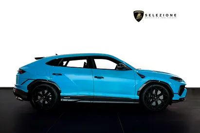 صورة 3 لـ 2023 Lamborghini URUS