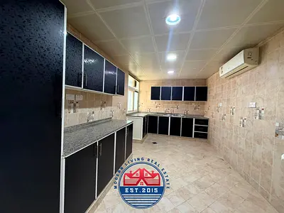 Nice 3 Bedrooms Majlis Maidroom 4 Baths Inside Villa Cover Parking Al Shamkha.