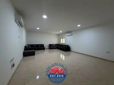 Nice 3 Bedrooms Majlis Maidroom 4 Baths Inside Villa Cover Parking Al Shamkha.