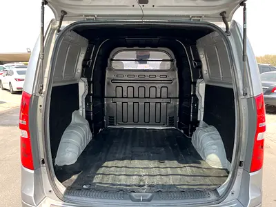 صورة 13 لـ 2018 Hyundai H1