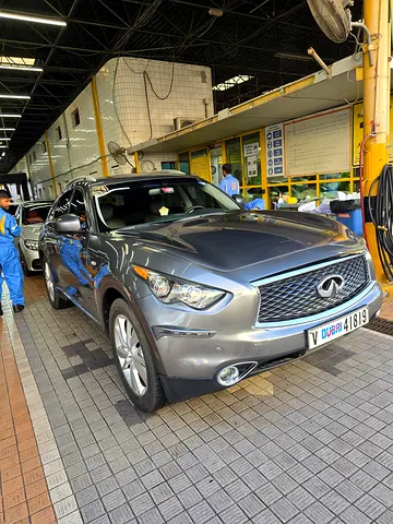 2018 Infiniti QX70 照片 12