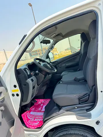 2015 Nissan URVAN — фото 11