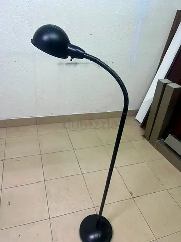 Black Adjustable Gooseneck Floor Lamp - Good Working Condition