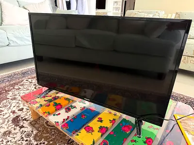 Nikai tv 40 inch