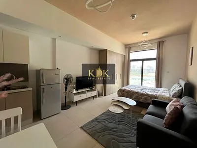 Spacious Studio | Unfurnished | Community View