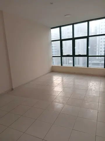 المجاز 3 ( حديقة الصفيا) استوديو مساحه واسعه مطبخ منفصل بنايه 2 اسانسير تكيف مركزي 6دفعات السعر 23 الف تامين 2000 شيك مؤجل