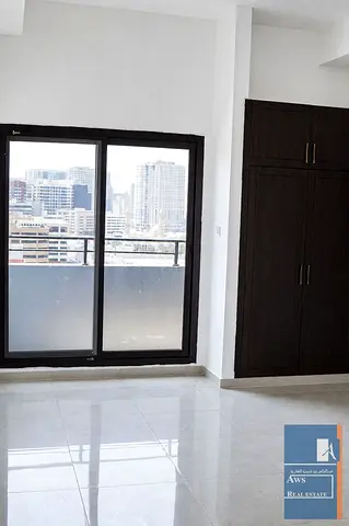 Modern Studio Available for Family with Gym and Car Park