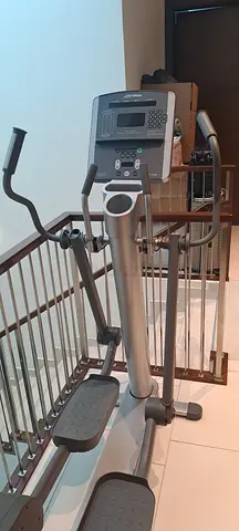 Life Fitness 95xi Elliptical Cross Trainerl