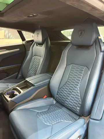 2022 Lamborghini URUS — миниатюра 17