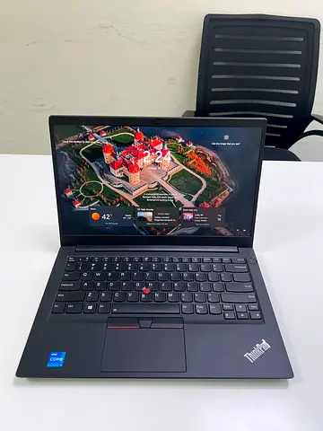 ThinkPad Core i5/16 GB RAM /512 GB SSD 12th gen Moth