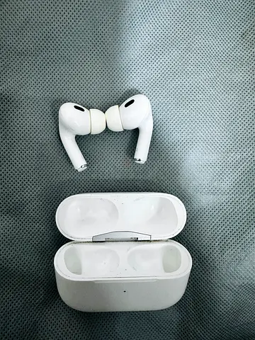Apple AirPods Pro (2nd gen ) with charging case — used, working