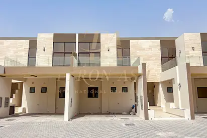 PRIME LOCATION | BACK TO BACK | READY TO MOVE | 4 BEDROOMS