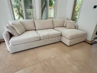 Perfect condition Crate&Barrel Feather filled sofa beige Color