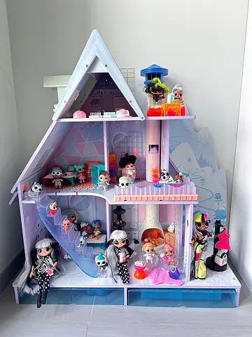 LOL Surprise Winter Disco Chalet Doll House + All Dolls – 3 Storeys, Lights Up – AED 750