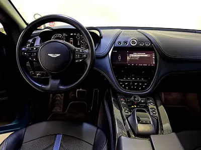 2023 Aston Martin DBX — миниатюра 17