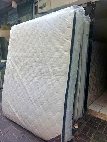 King size mattress 180x200cm.  Same day delivery