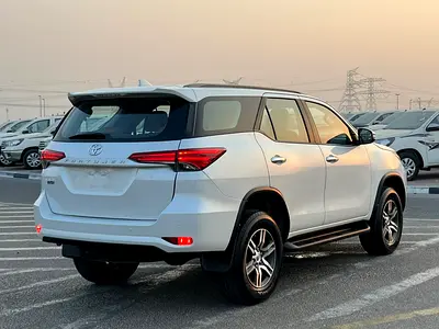 صورة 6 لـ 2023 Toyota FORTUNER
