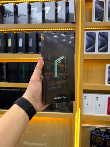 Samsung Galaxy Z Flip 6 256 GB Brand New