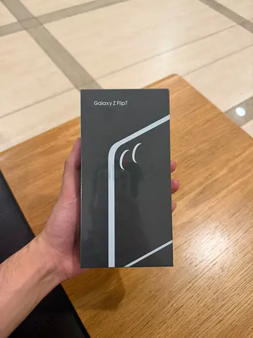 Samsung Galaxy Z Flip 7 256 GB Brand New