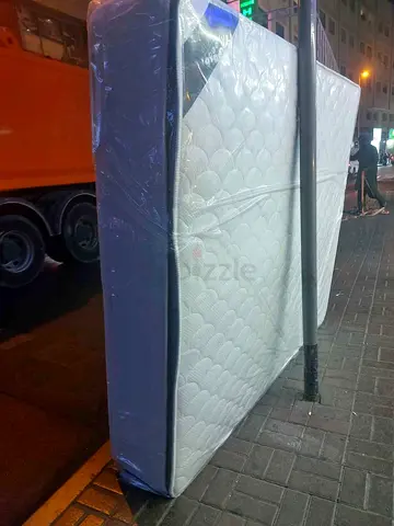 160x200cm queen size mattress with top foam. Same day delivery available