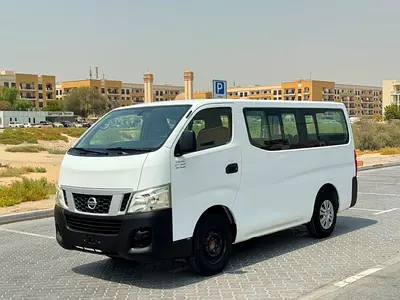 2015 Nissan URVAN — фото 2