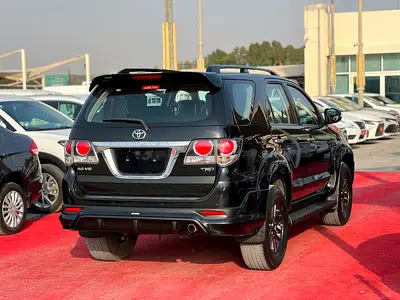 2015 Toyota FORTUNER — миниатюра 6
