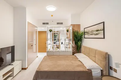Brand New Apt | Fully Furnished | Canal View